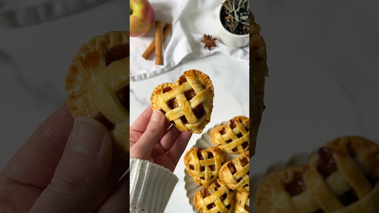 Mini apple pie hearts 