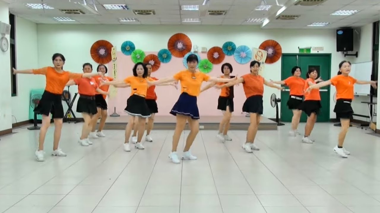 北屋舞蹈班 --- 心在跳情在燒 / 演唱 : 謝軍