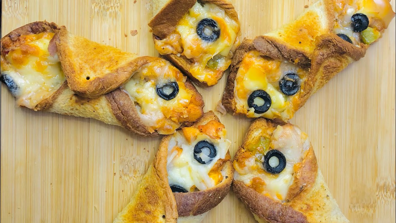 Dominoes cheese bread parcel   🧀🍞