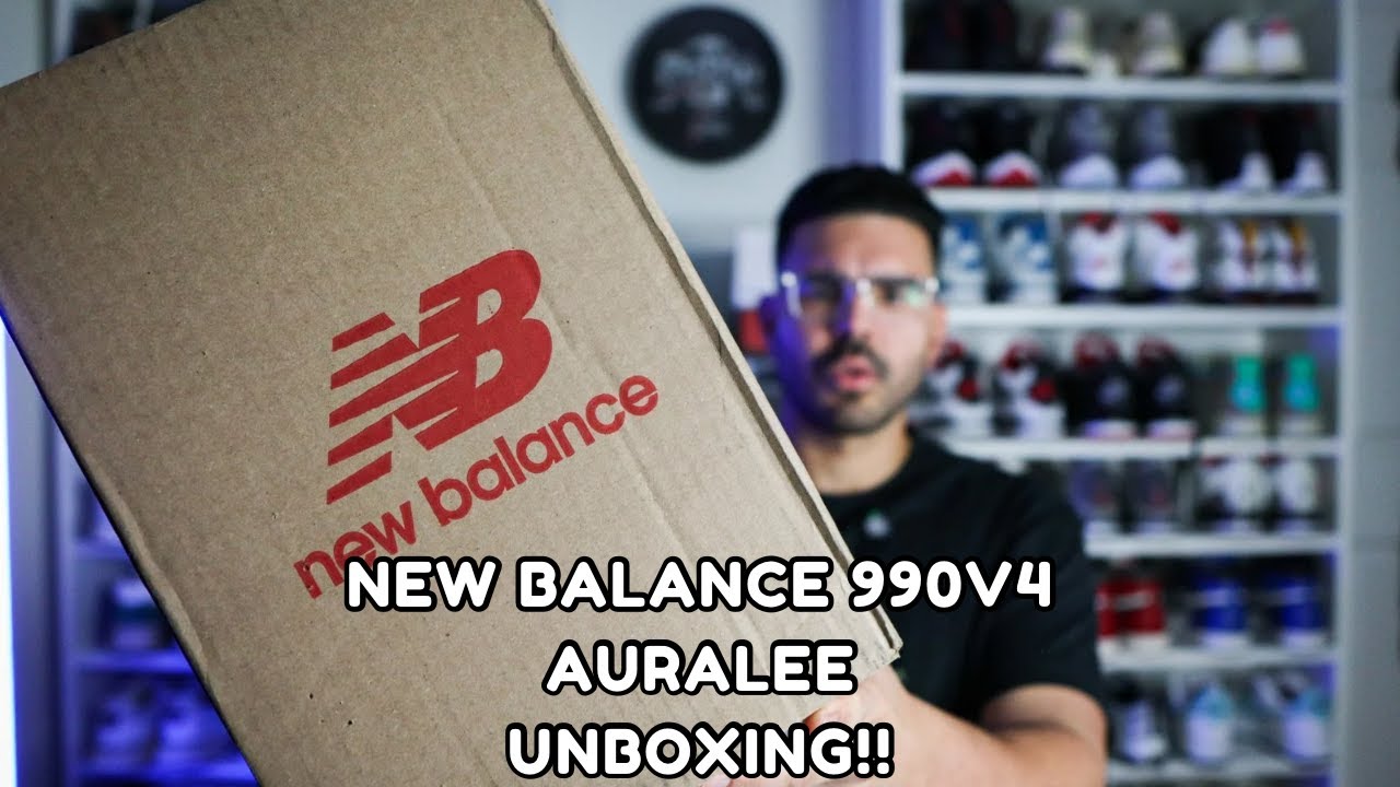 Unboxing The New Balance 990v4 x Auralee!