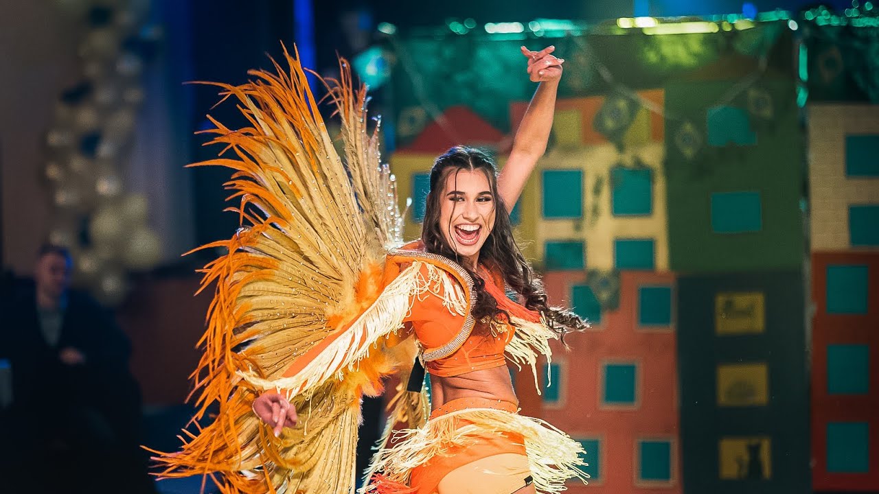 ✨WOW!✨ Brazilské předtančení 🇧🇷  Gymnázium Česká Lípa 4.B 2023