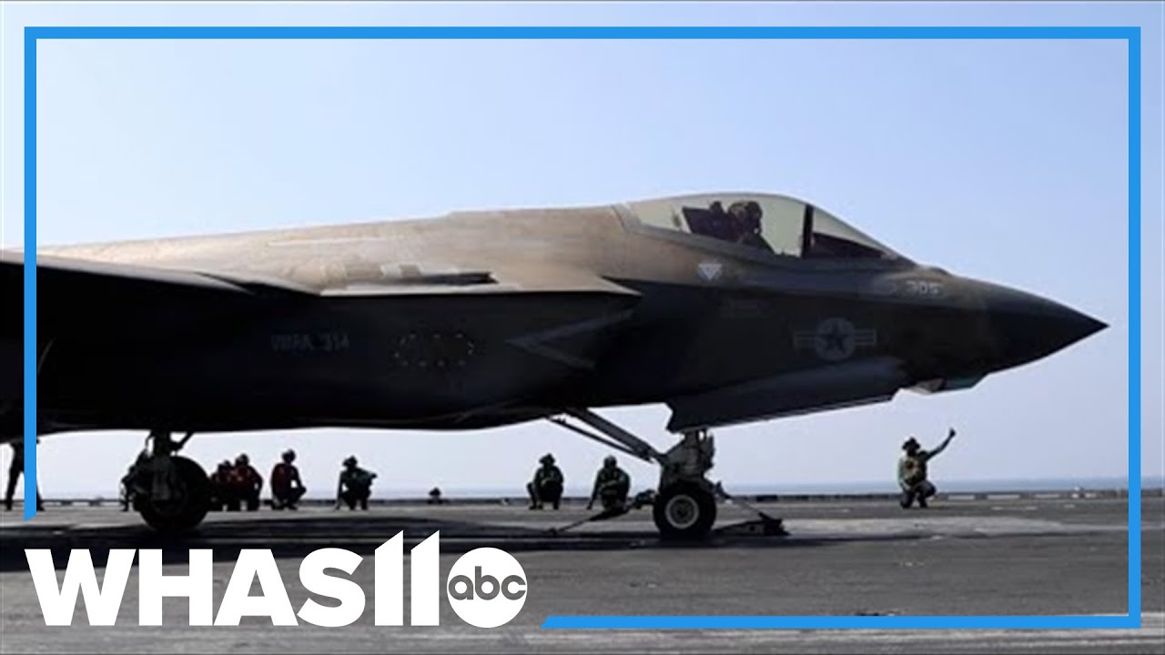 Американский истребитель F-35 сбит предположительно вражеским огнем над Ираном.