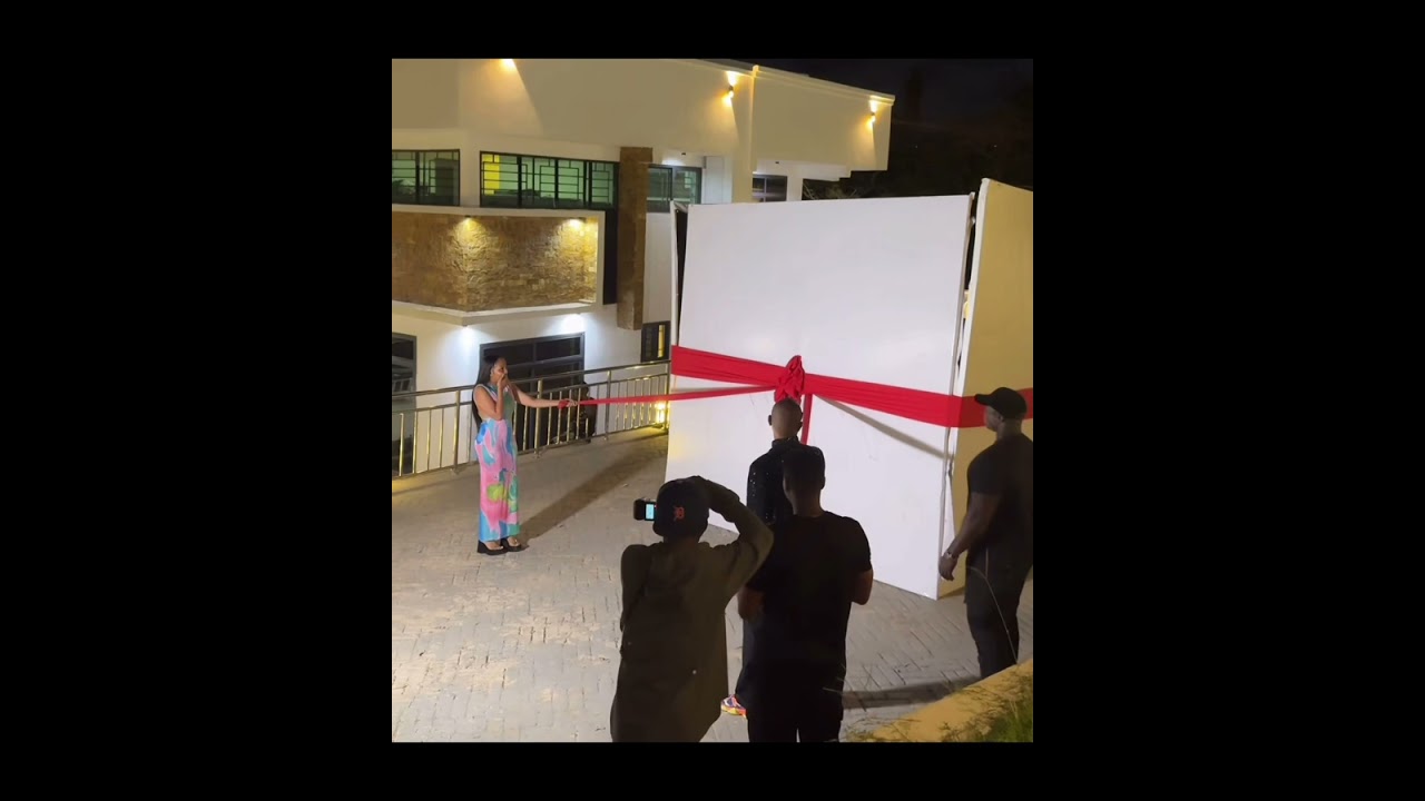 NANDI APEWA ZAWADI YA GARI NA MUMEWE BILLNASS