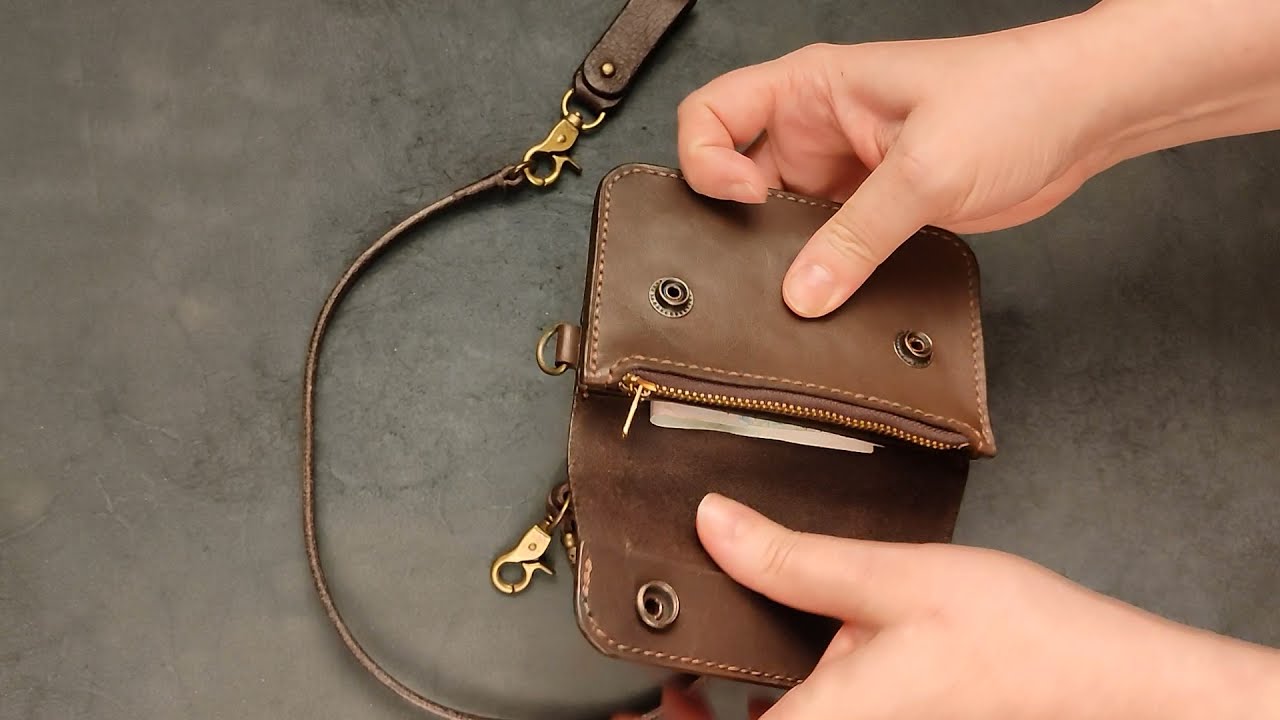 Trucker middle wallet