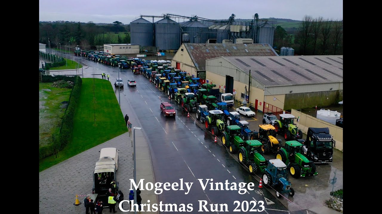Mogeely Vintage Christmas 2023 Tractor Run