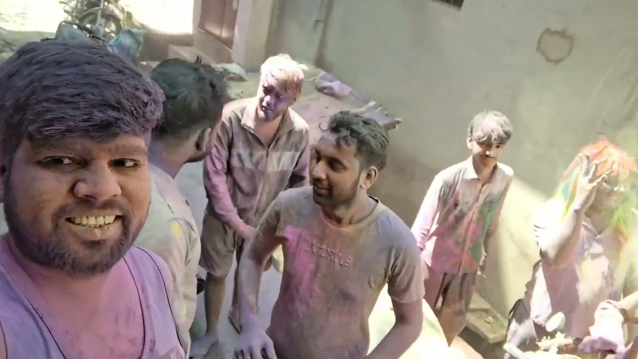 Orai   tulsi Nagar.  ........Holi  ka majedar Mahol 