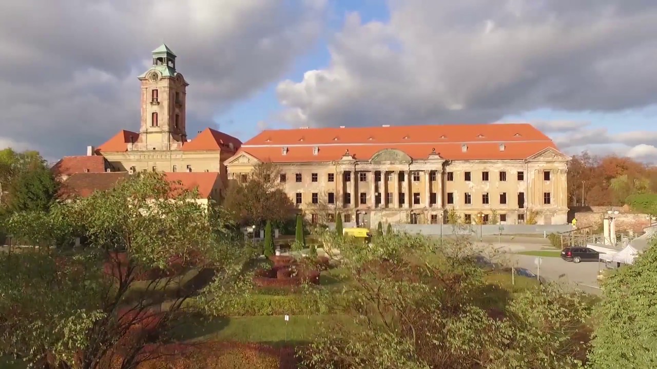 Spacer w okolicy zamku i pałacu w Żarach