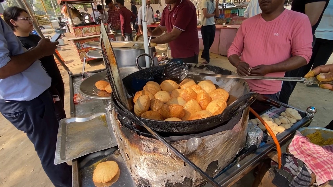 Kachori, Aloo Sabzi, Petha Ki Subzi, Boondi Raita 40 rs Pandit Ji Kachori wale