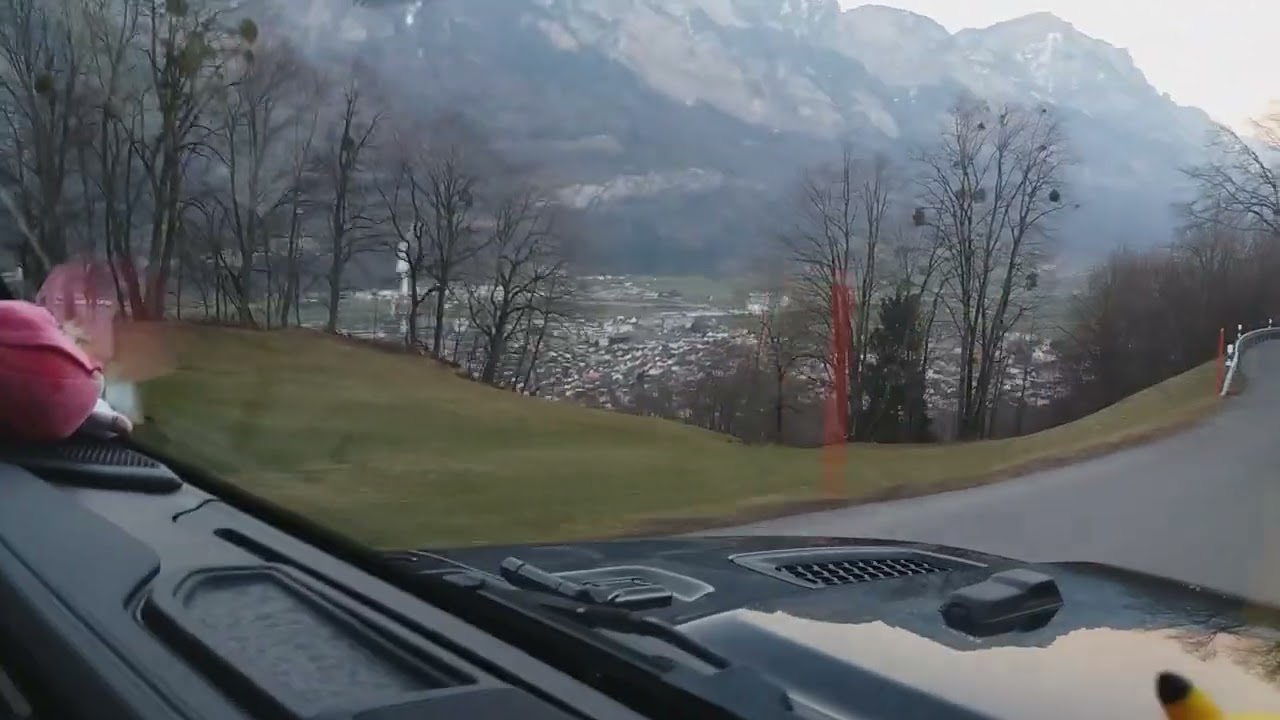 Zjazd samochodem z ośrodka narciarskiego Flumserberg do Flums