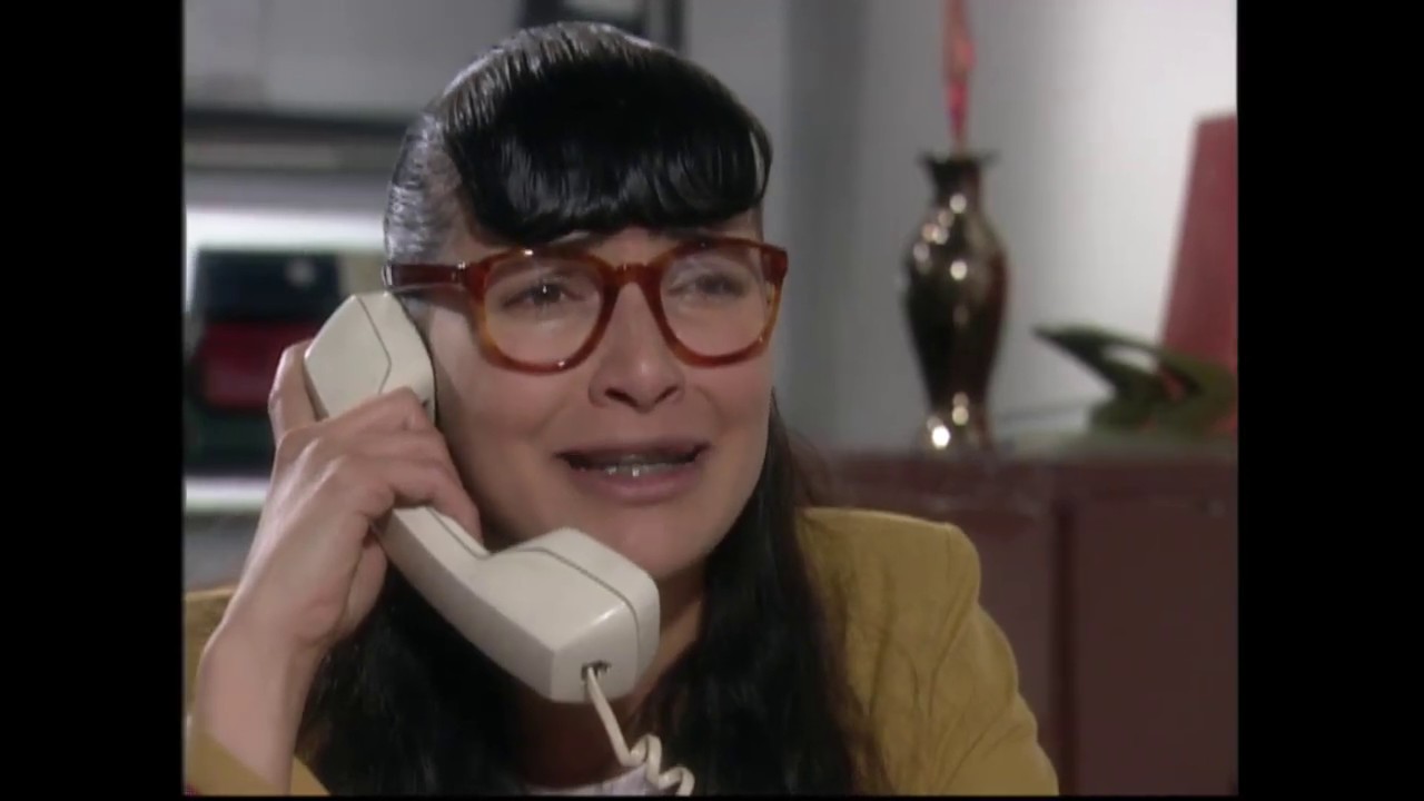 Armando está entre la espada y la pared | Yo soy Betty, la fea