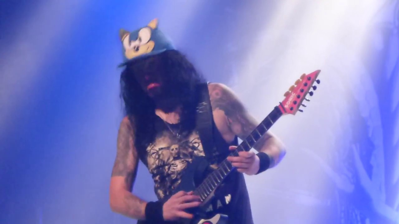 DragonForce - Guitar/Drum Solos - Street Fighter/Mario Bros 2/Sonic Hedgehog (Live in Montreal)