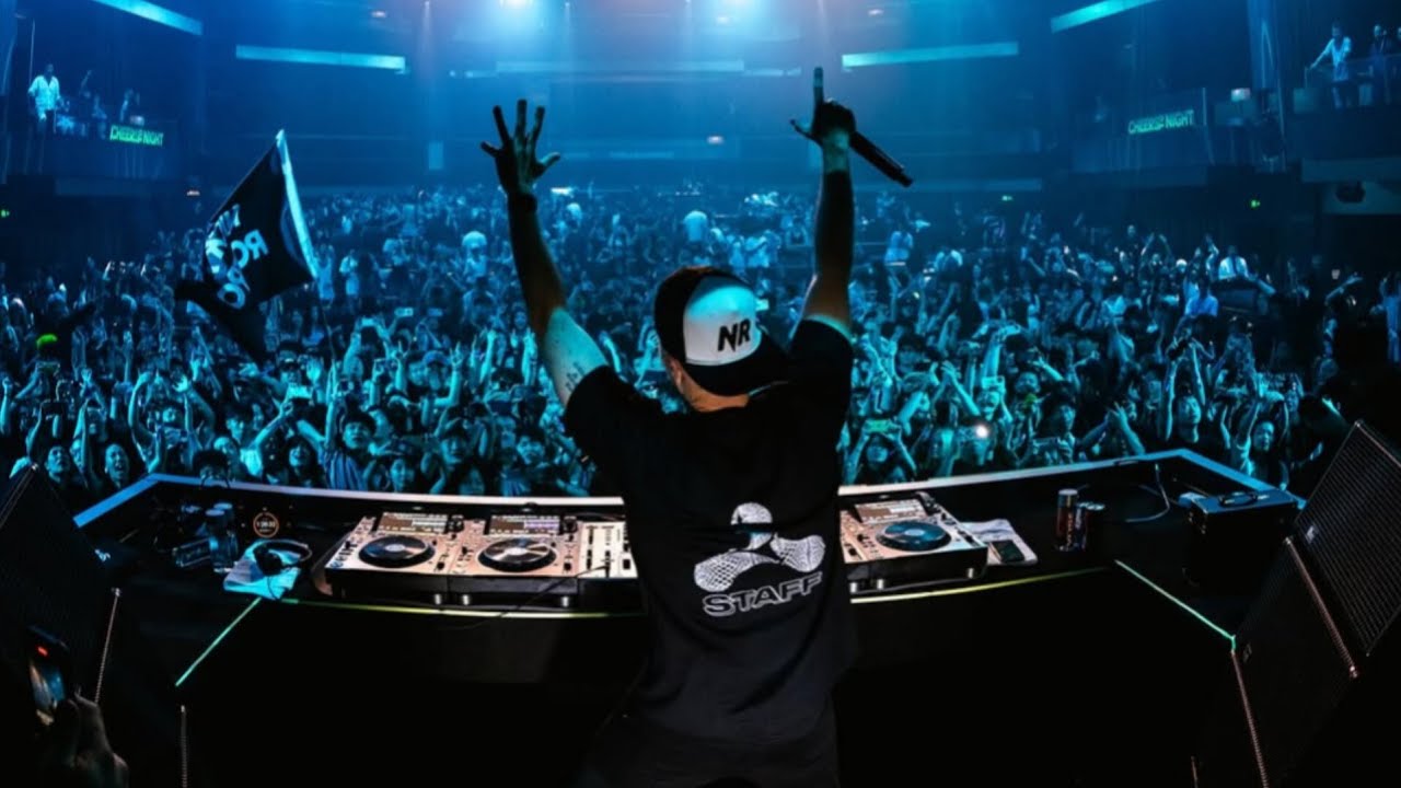 Nicky Romero - ID [w/ Don't Wake Me Up]