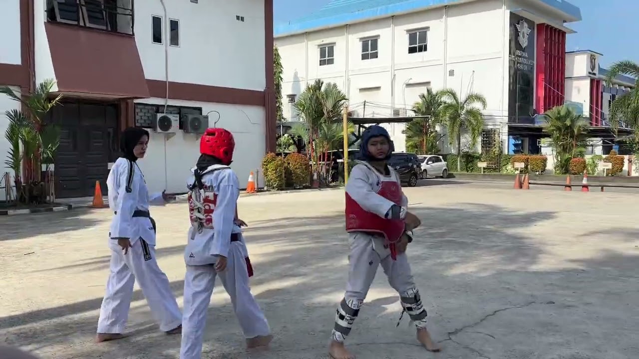 Aji Vs Ayesha Sparring Partner 