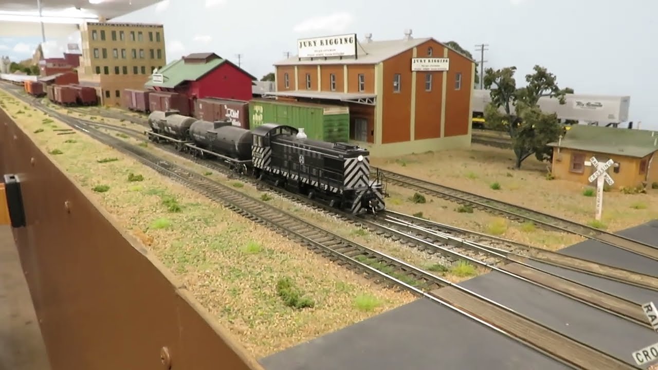 ALCO S4 SWITCHING & SUOTHERN  PACIFIC PIGGY BACK