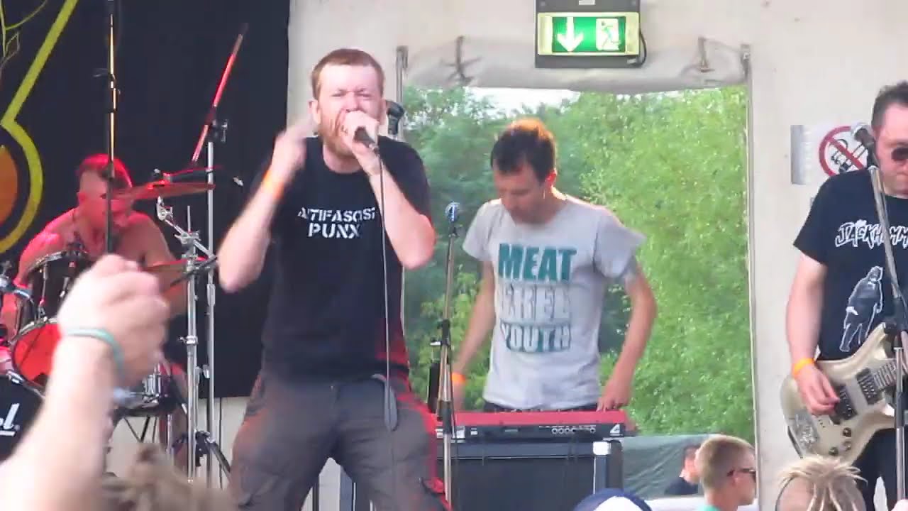 Oi Polloi - Bash the Fash! (Resist To Exist Festival 2013 Berlin) [HD]
