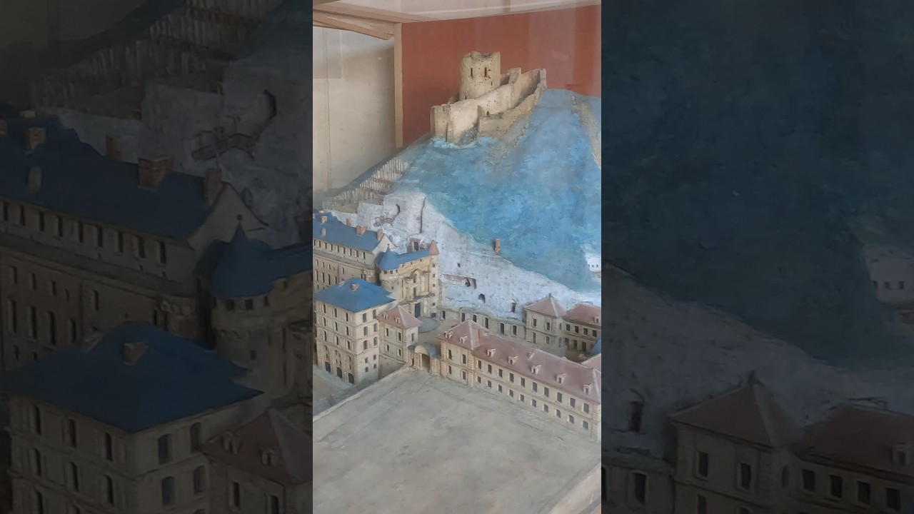 🇫🇷 📹 [4K] France, Ch&acirc;teau La Roche-Guyon, Stunning Medieval Castle On A Rock