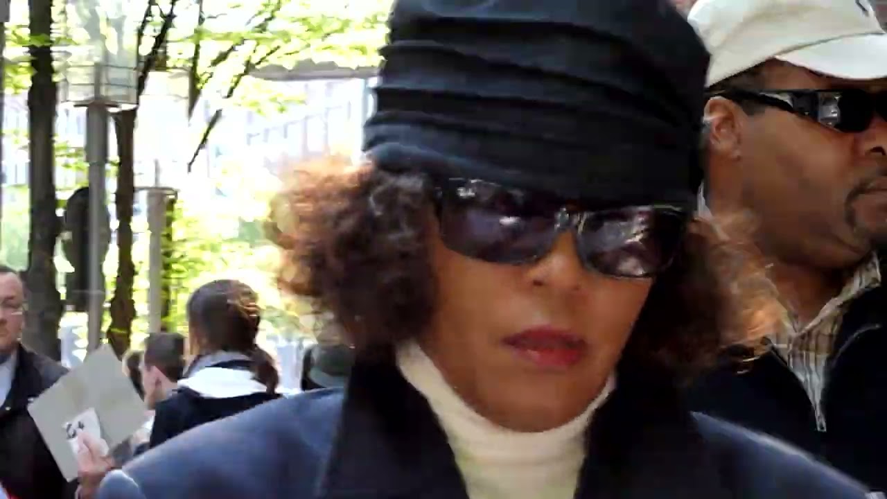 Whitney Houston leaving the Hotel in Hamburg 2010