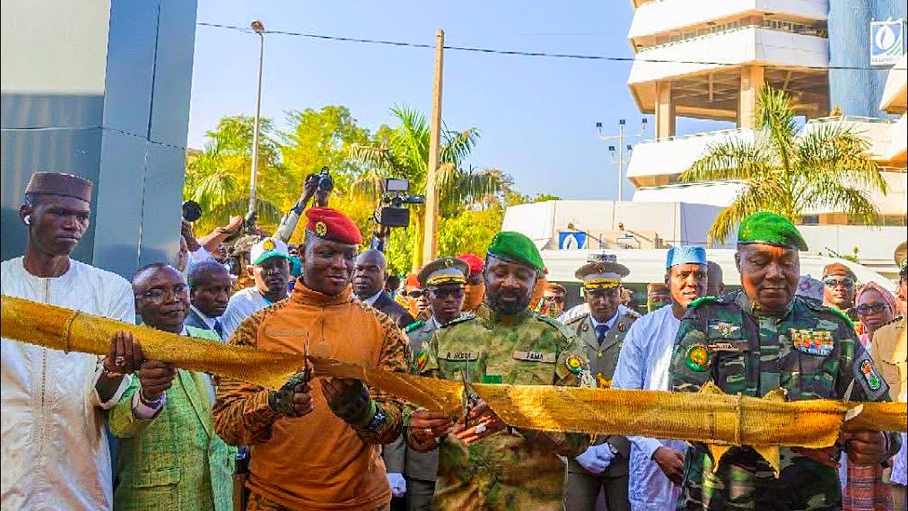 Les 3 chefs d’états inaugurent la chaine de télé AES à Bamako | 2me sommet AES 
