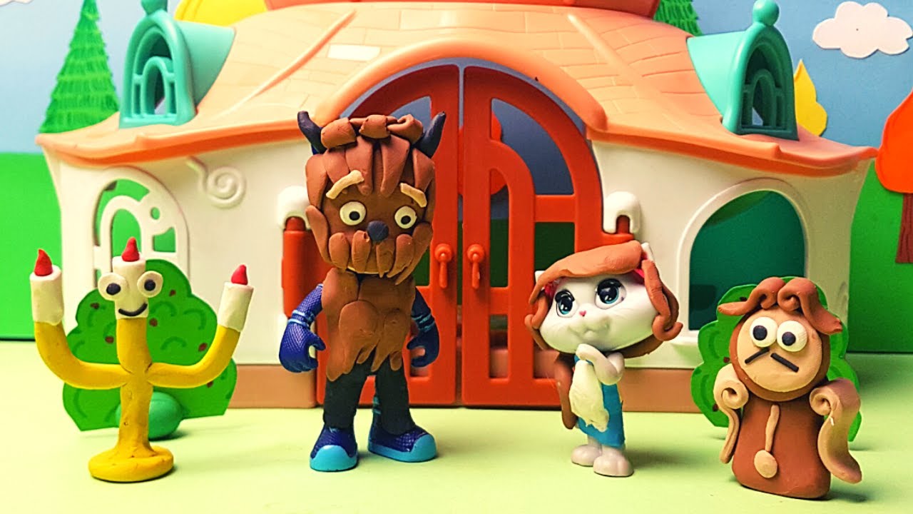 I 44 Gatti e i PJ Masks interpretano la storia della Bella e La Bestia 👧👹🏰 [Storia]