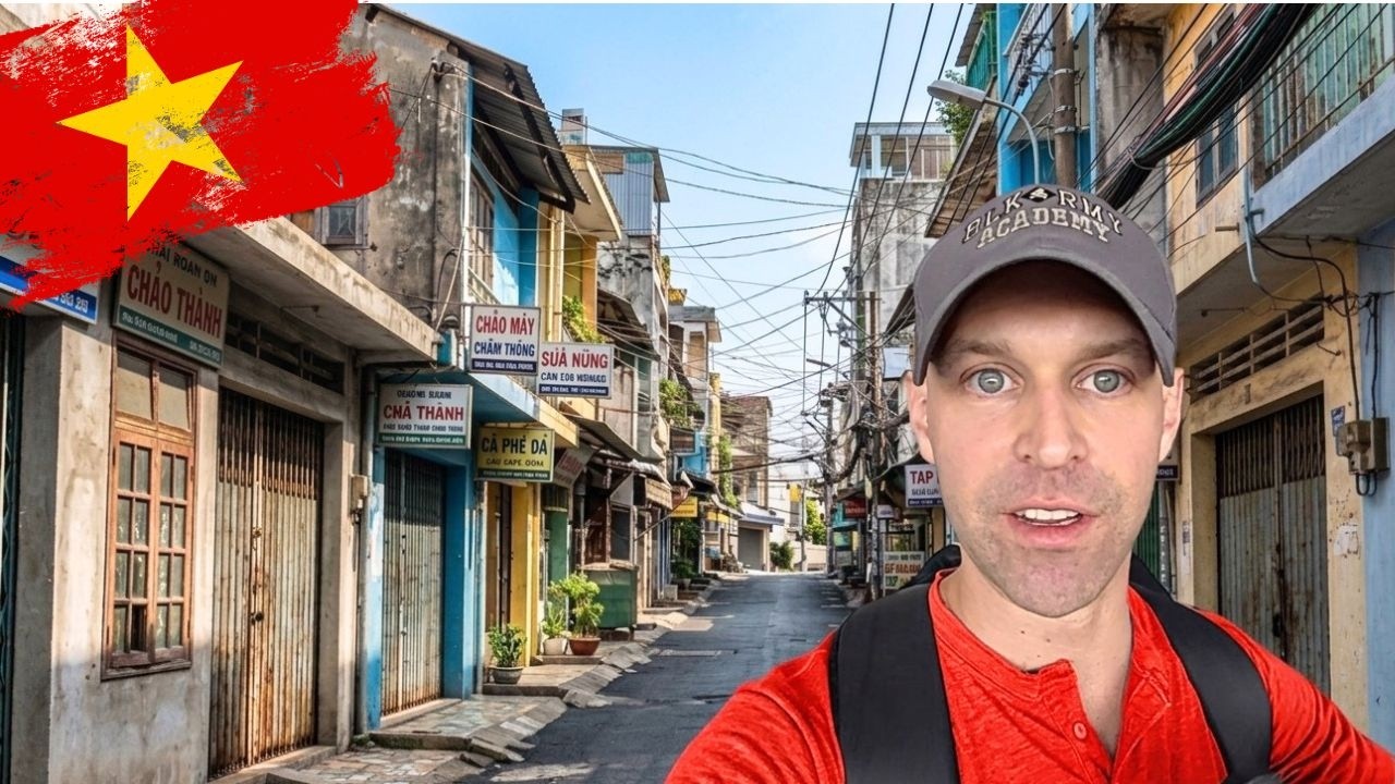 Arriving in Vietnam's Most Chaotic City 🇻🇳 Ho Chi Minh City