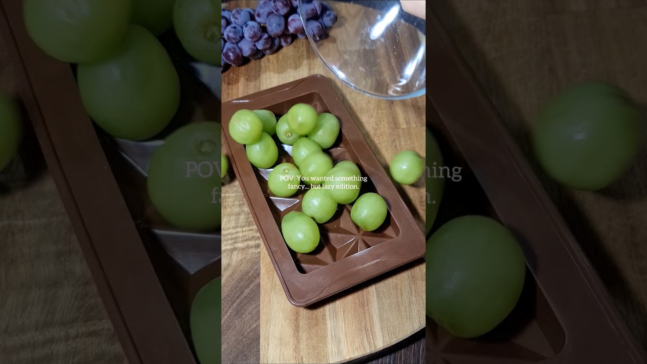 3-Ingredient White Chocolate Matcha Bark with Grapes &ndash; Easy & Viral Snack!