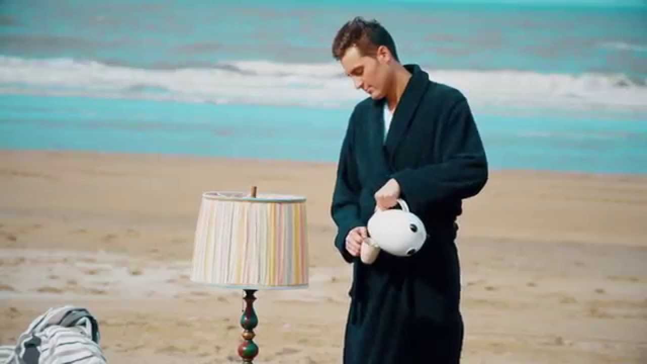 Theodoor - Laat mij maar lekker zo Officiële Videoclip HD