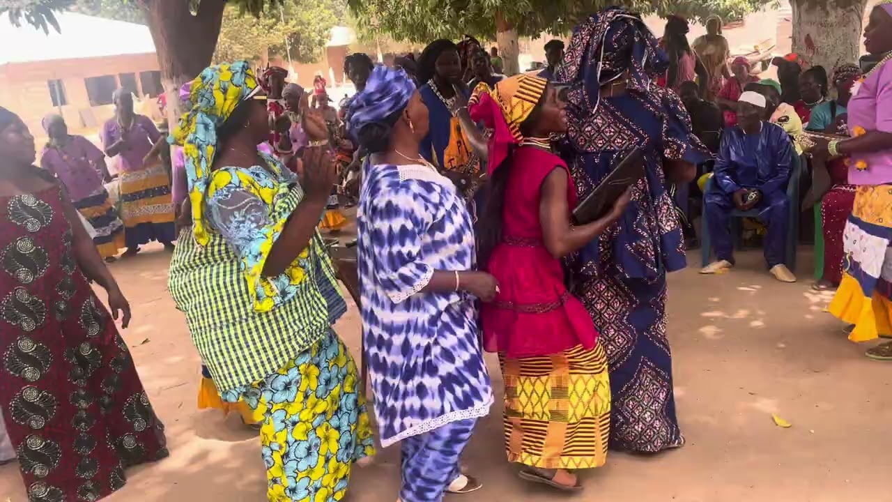 Culture Thionck Essyl Batine Elogogne 