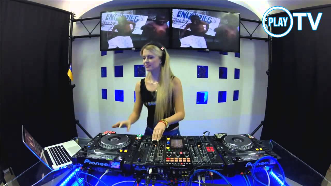 Live @PlayTV 19 02 2015   DA CANDY
