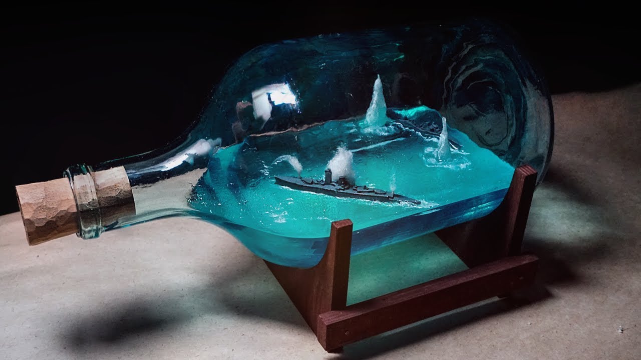 EPOXY RESIN DIORAMA Battle of warships in bottle