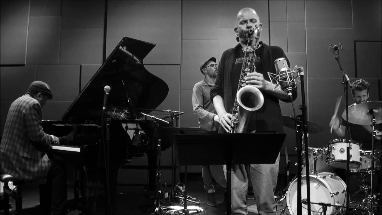 Andile Yenana Quartet: Phila