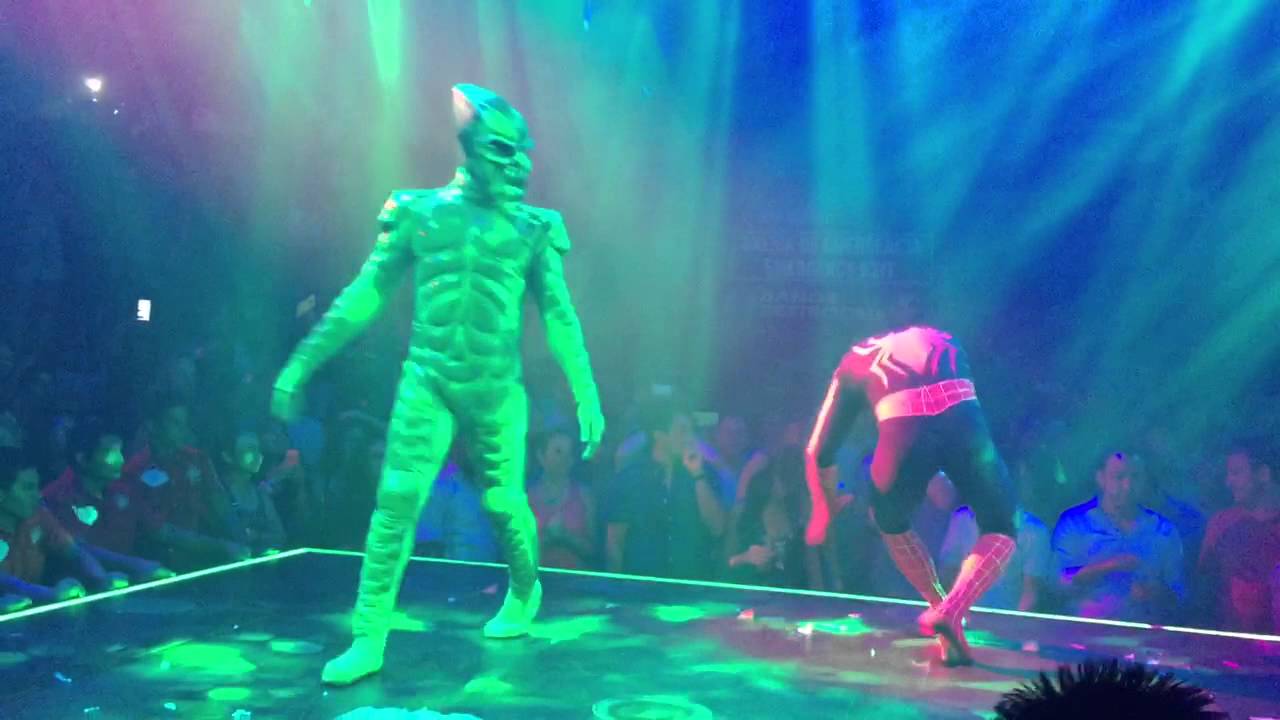 Spider-Man vs Green Goblin show at Coco Bongo Cancun