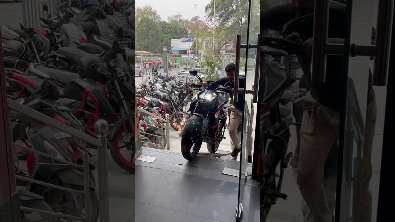 1st delivery in India New KTM DUKE 390 Black Color With Cruise Control