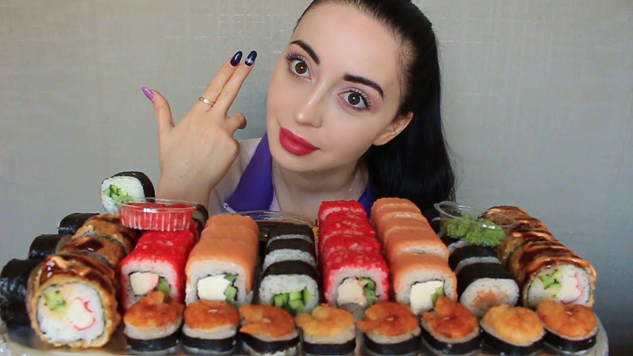 МОЙ КАНАЛ ЗАБЛОКИРОВАЛИ, как это было ?? Суши 🍣 Роллы Мукбанк/ Ayka Emilly