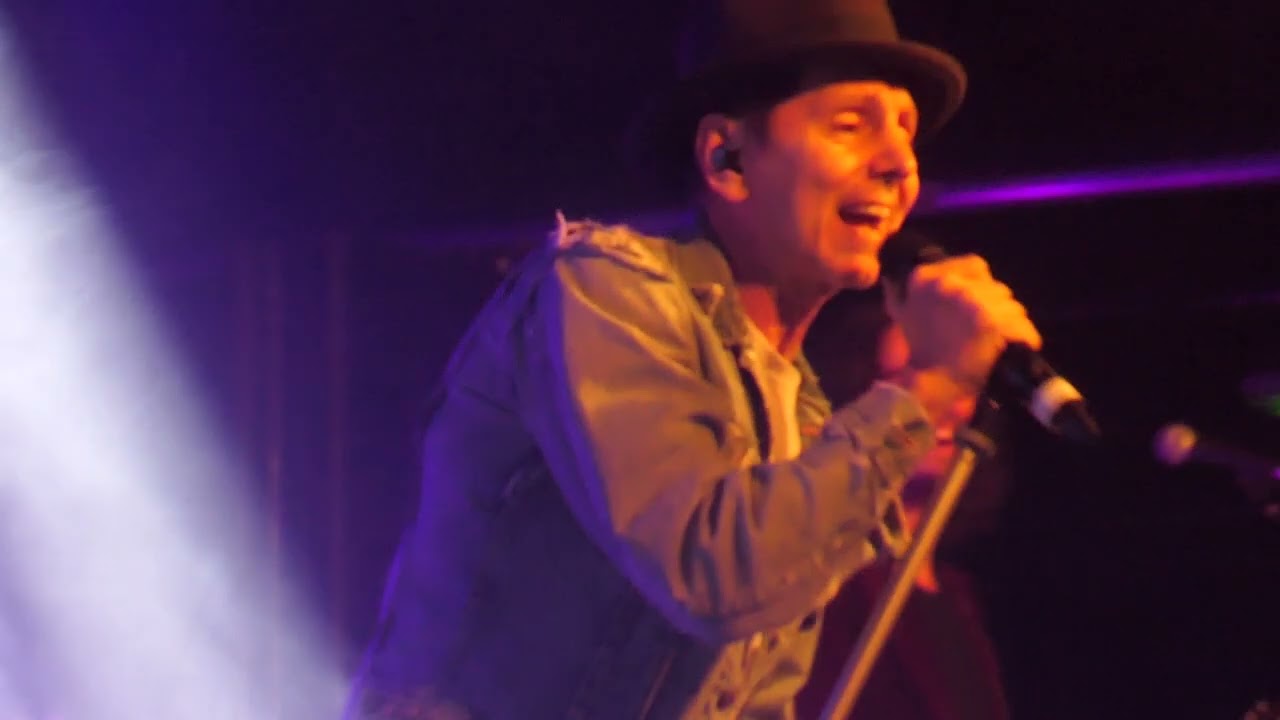 Alejo Stivel en directo en el Caemb de Salamanca. Principio de concierto.