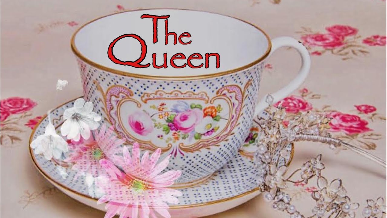 She Reigns …👑🌸 The Queen Archetype