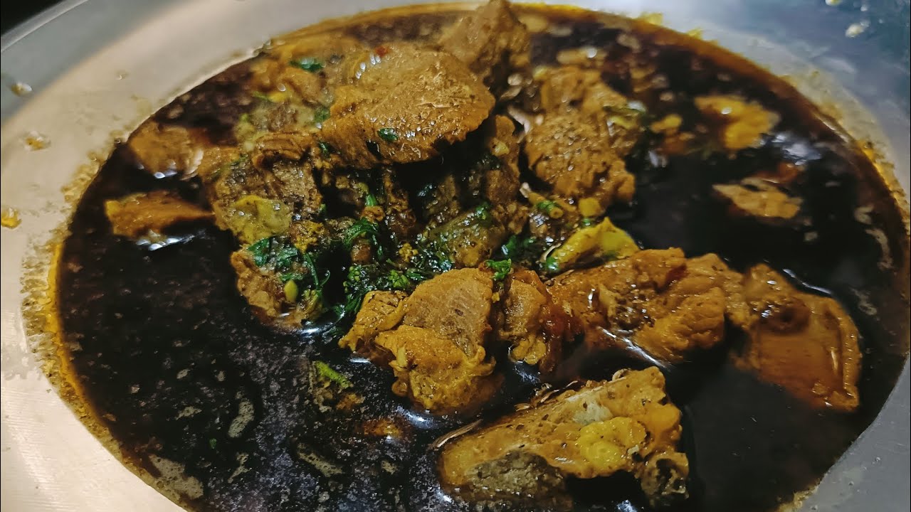 आजीच्या पद्धतीचे काळ मटण ताजा मसाला वाटून चव अशी की कोणत्याच हॉटेल मध्ये भेटणार नाही#काळ मटण..🔥🔥