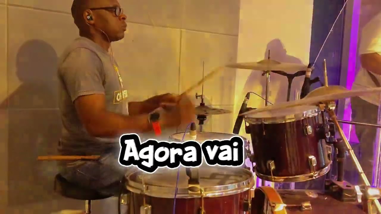 A ele a glória e pode vir queimar