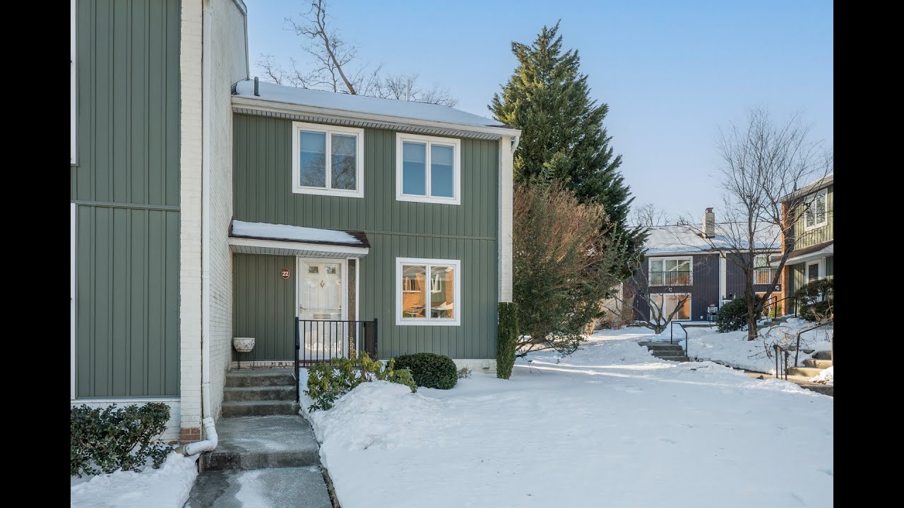 22 E Close Moorestown, NJ | ColdwellBankerHomes.com