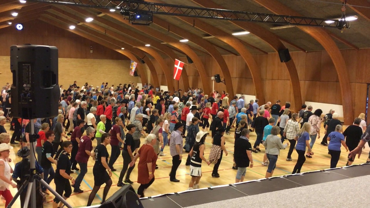 STARING AT THE MOON LINE DANCE (GUDRUN SCHNEIDER)
