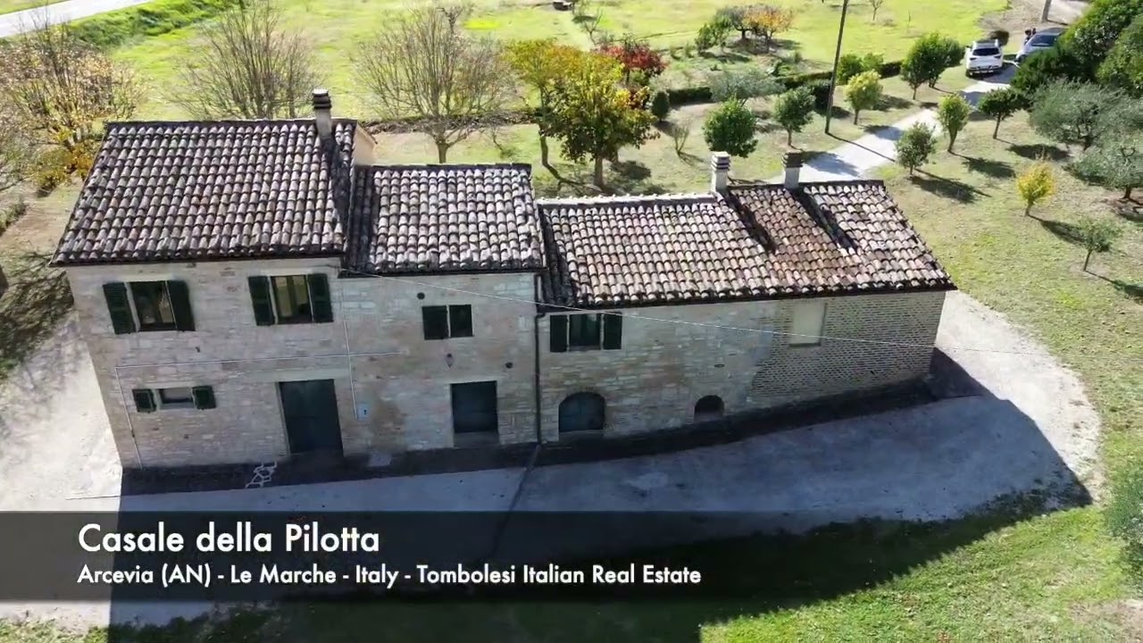 Casale Della Pilotta È Una Casa Di Campagna  A Palazzo Nelle Marche In Ottime Condizioni.
