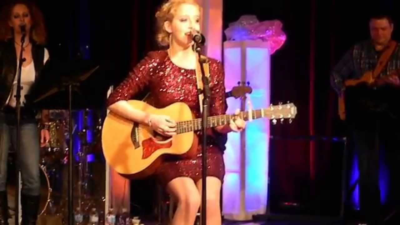 Mallory Parsons singing 