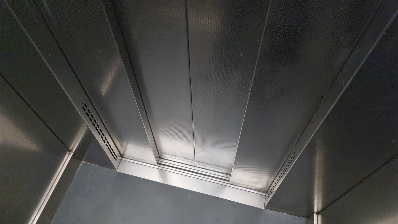 Fahrstuhl Flohr OTIS im Wohnhaus Großflecken 46 Neumünster (Meiller)