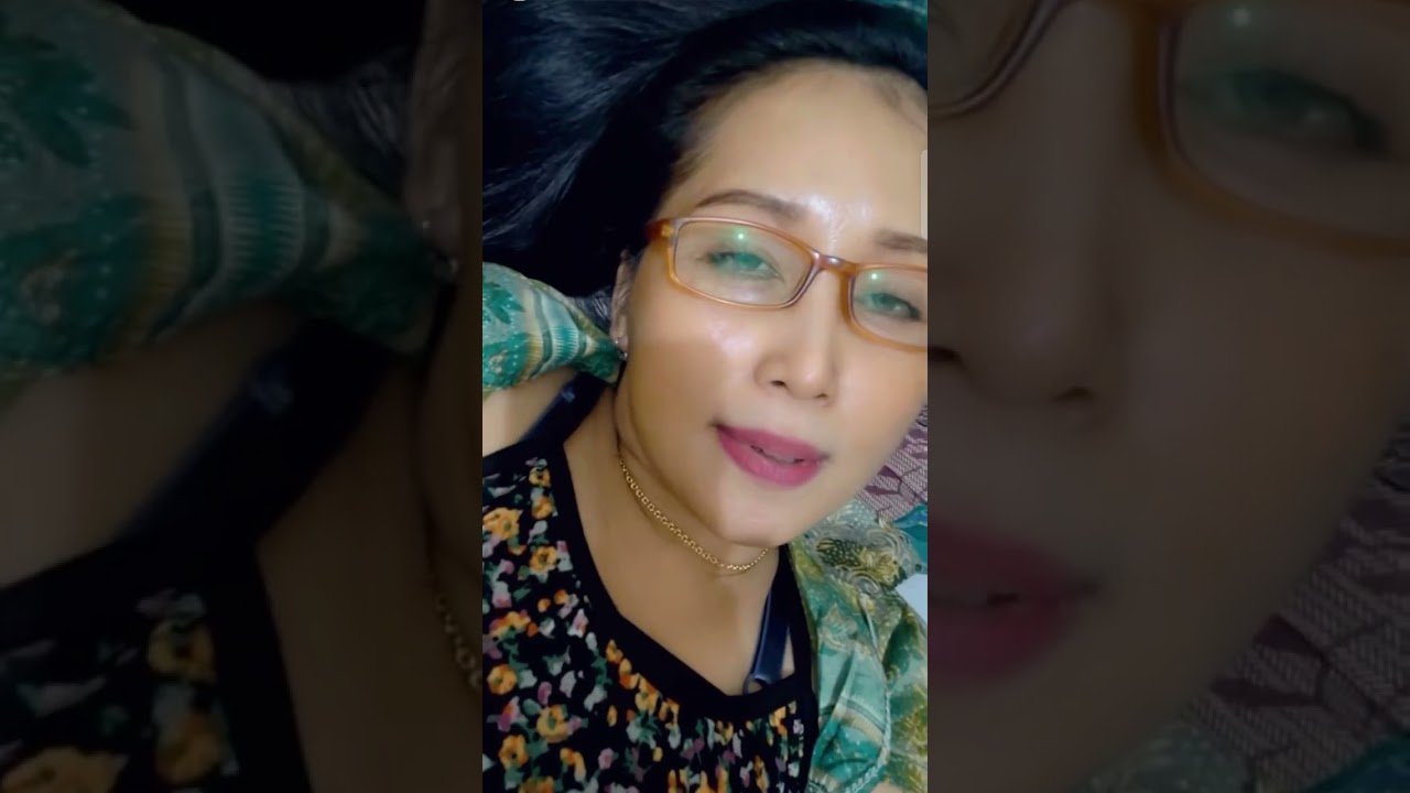 Lagi kesepian di rumah 