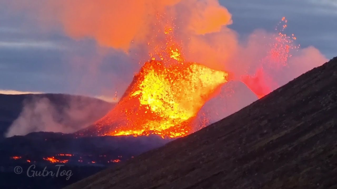 PHENOMENAL footages of Iceland VOLCANO 🌋