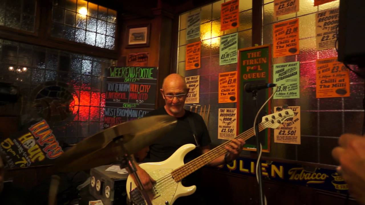 MERCEDES THE BAND, PLAYS  - ROY OF THE ROVERS