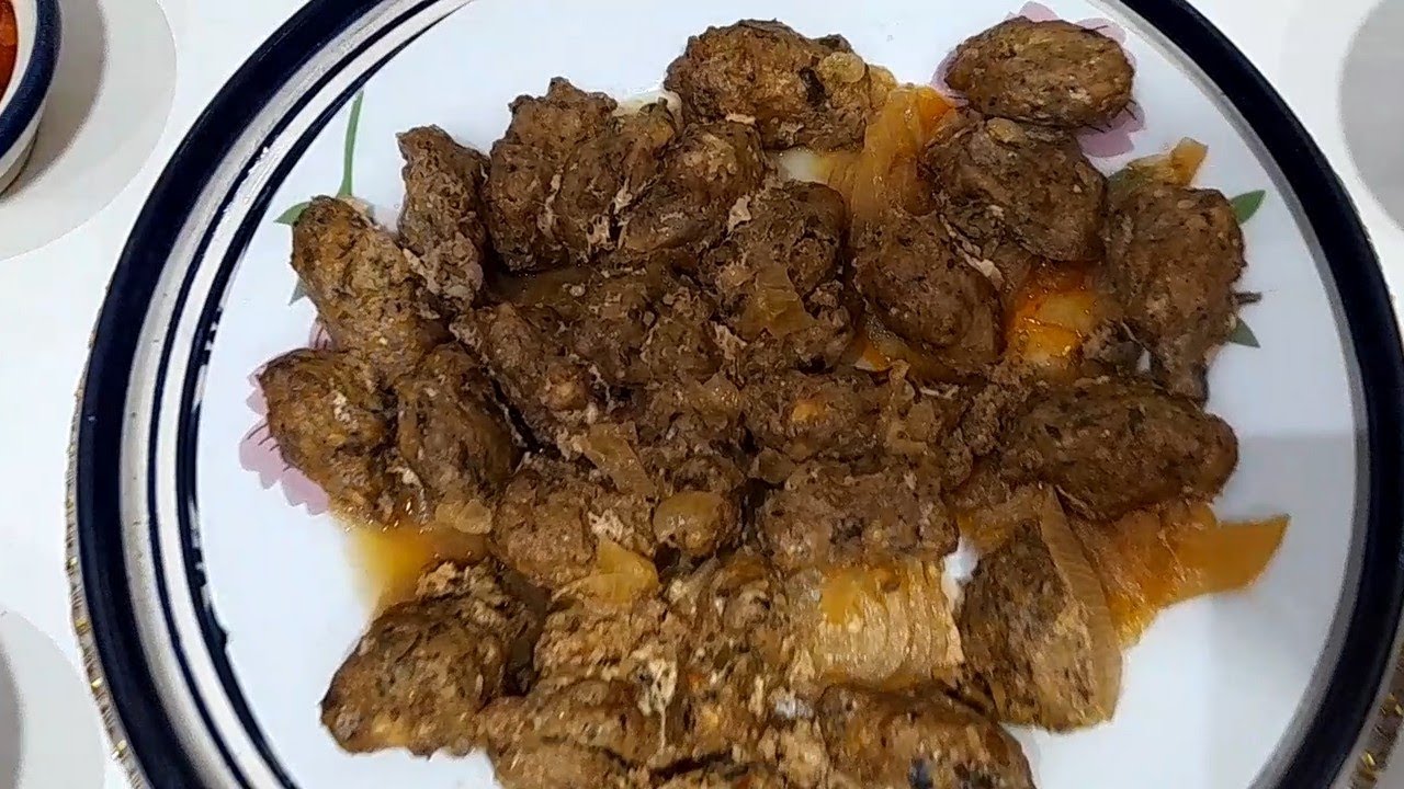 كفتة السردين مشوية في الكوكوط المذاق ينسيكم في باقي الطرق بمرق معلك بدون ولا قطرة ماء 👌