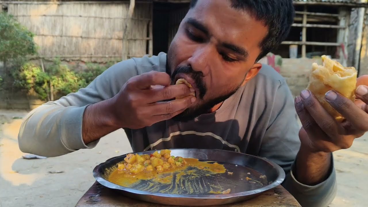 Eating PURI With Mumbai chola || VILLAGE FOOD EATING 