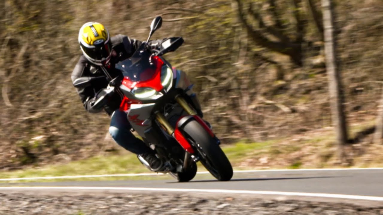 Pepa Sršeň testuje BMW F900 XR a BMW F900R