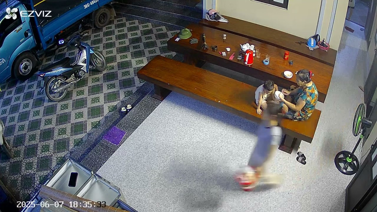 7/6/25 bà ngoại với tý