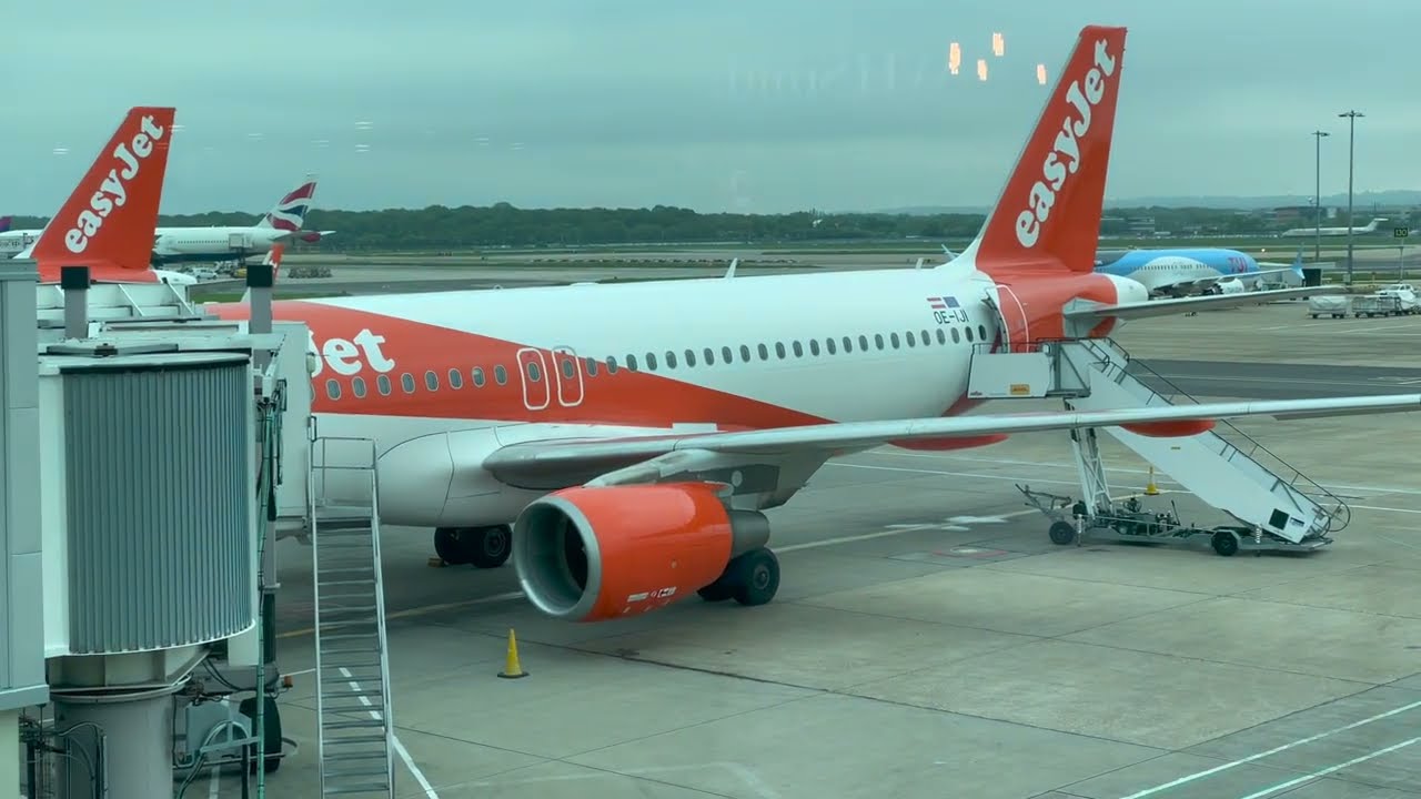 EasyJet A320 - Flight London Gatwick to 🇫🇷 Paris Charles de Gaulle 2023